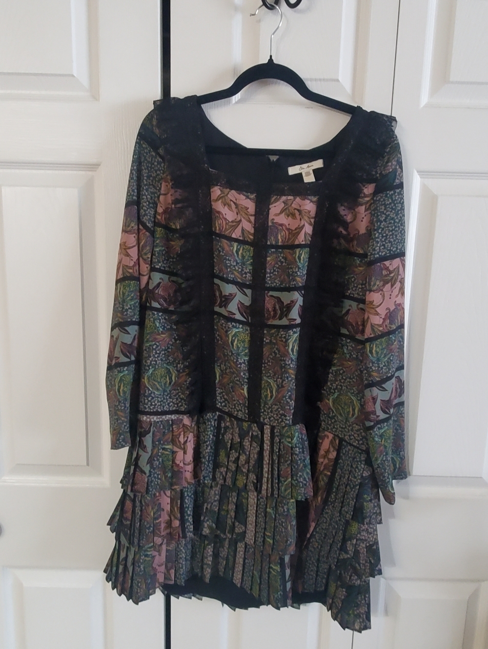 ELLA MOON TIERED LACE LAYERED. LARGE. MIDI DRESS BOHO PLEATED. Colorful